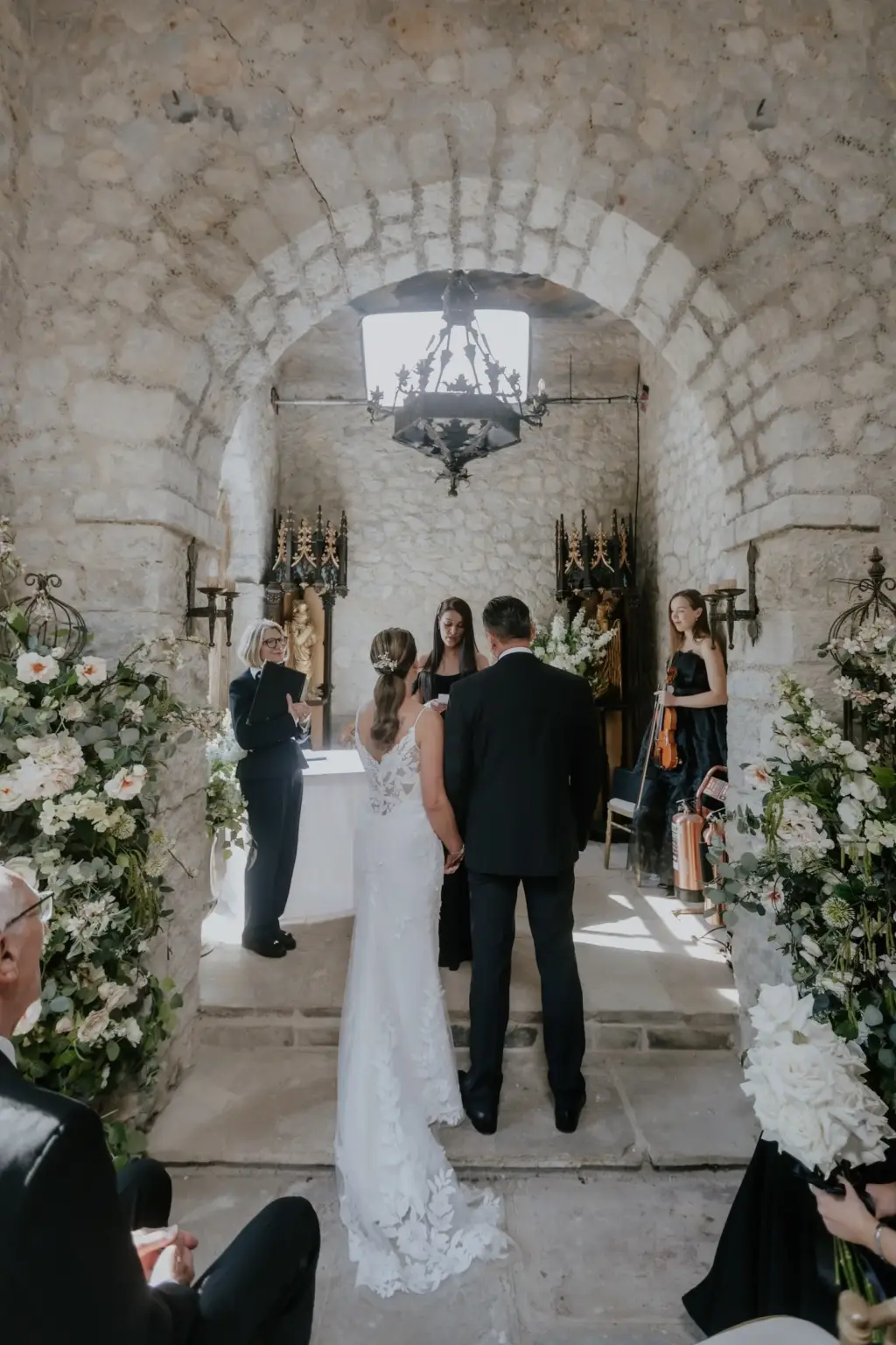 Rachel & Kevin, bride & groom, guests seated, ceremony, chapel(2), @TheKensingtonPhotographer